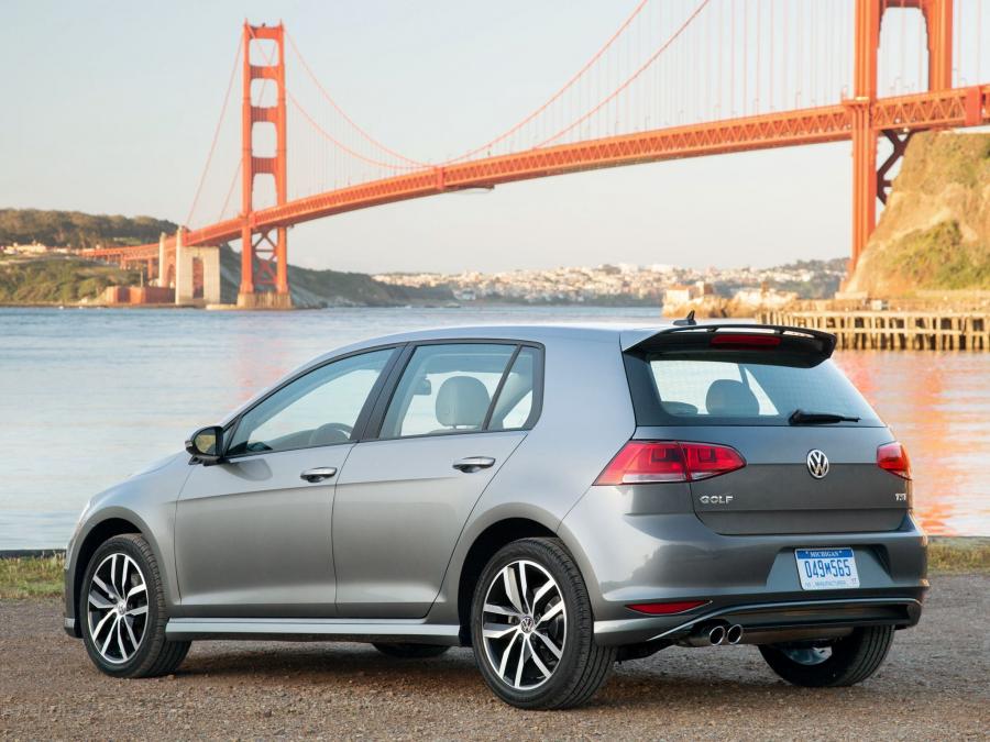  Volkswagen Golf S 5-Door 2015 года  (US) (фото 2 из 2)